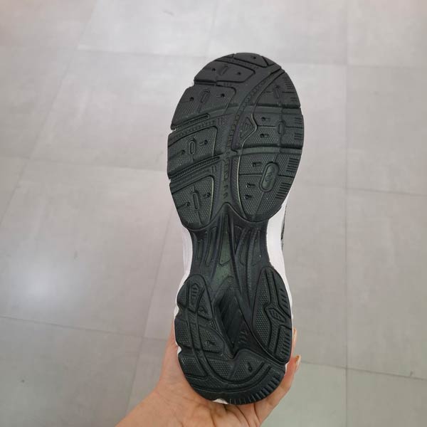 کتونی مردانه بروکس GTS مشکی نقره ای شایان - Image 5